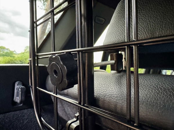 Summit Mesh Headrest Adjustable Dog Guard